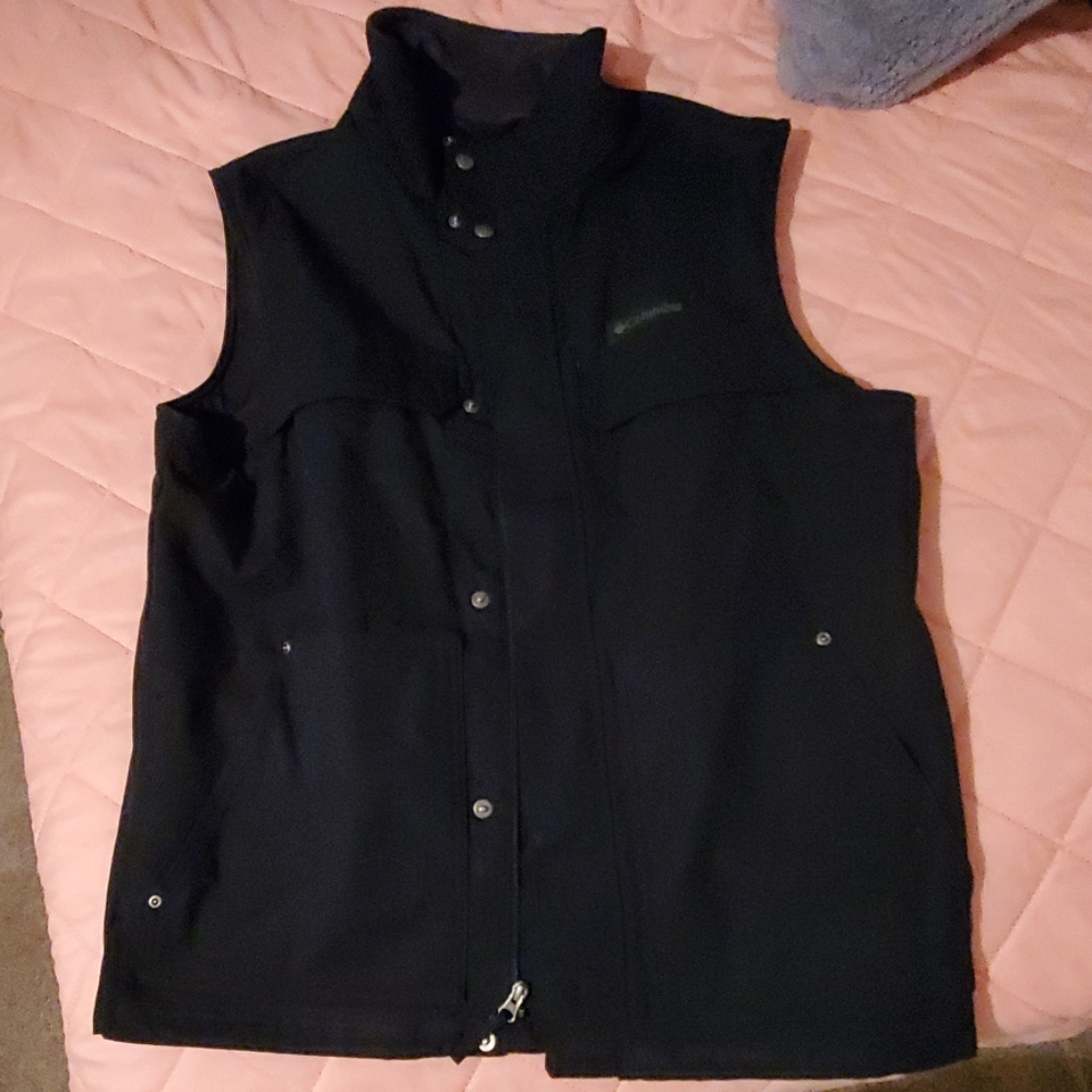 Columbia vest "Larix Park" fleece lined. BLACK. Water resistant. M.